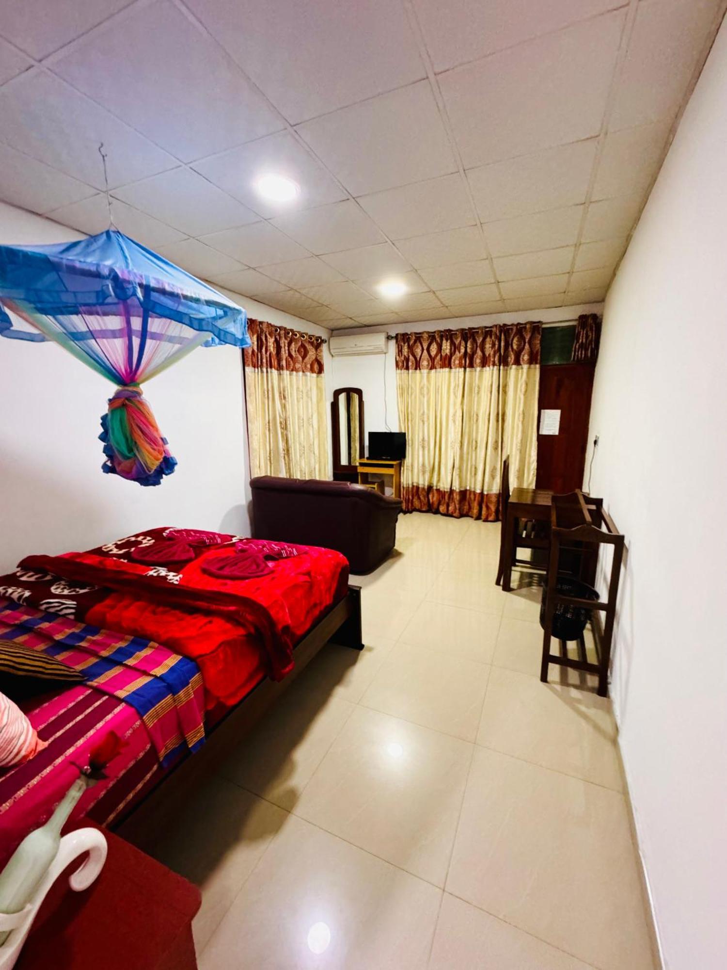 Adams Peak Grand Hotel Nallathanniya Luaran gambar
